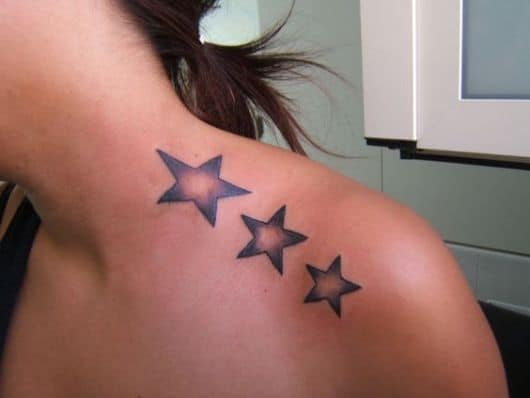 tatuagem trio de estrelas