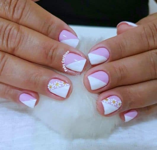 nail art rosa e branco