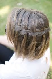 Trança cascata: em cabelo curto castanho claro
