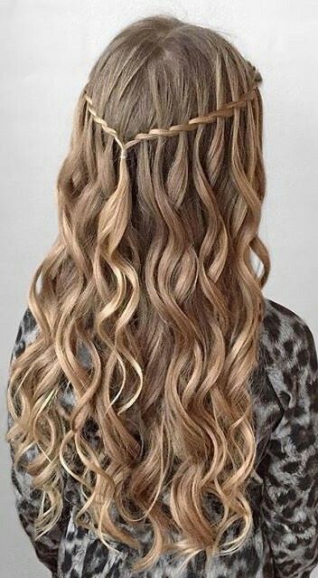 Trança cascata: em cabelo cacheado