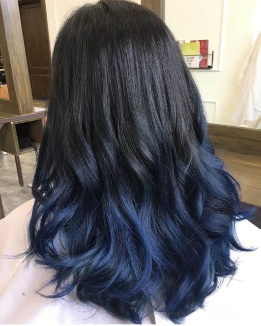 cabelo com azul escuro
