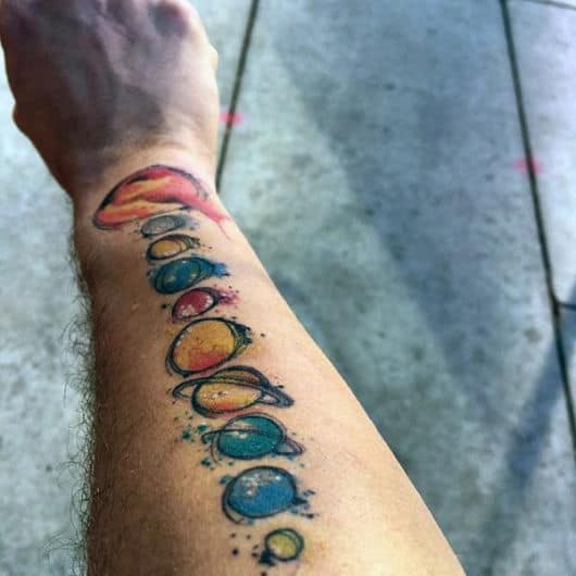 Sistema solar colorido em todo o braço