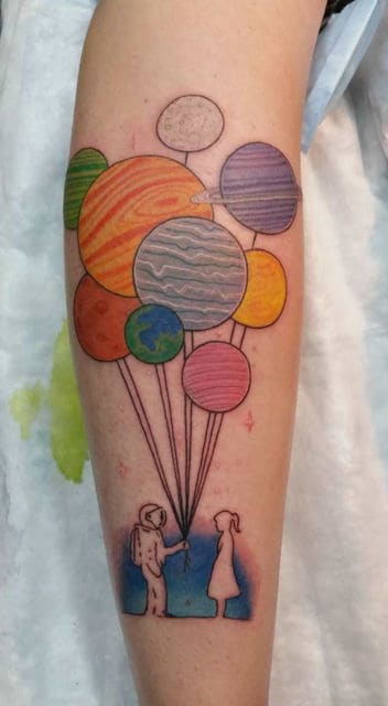 Planetas coloridos representando um lindo balão