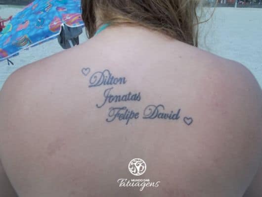 Que tal fazer uma tattoo dessas na região das costas? São várias possibilidades