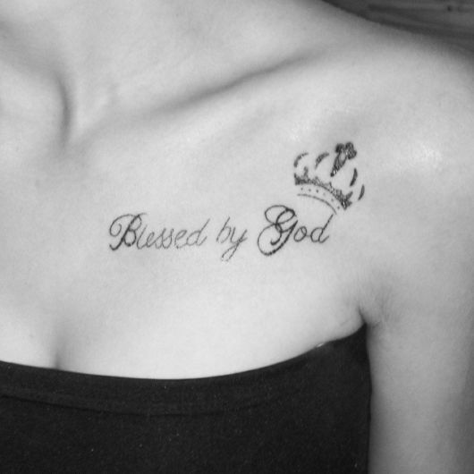 tatuagem feminina abençoada por Deus