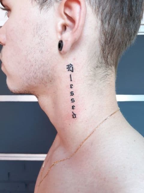 tatuagem escrita vertical