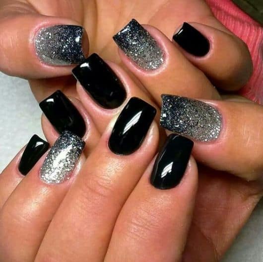 Featured image of post Unhas Decoradas Simples Pretas Manual bela e simples ol meninas tudo bem com voc s no v deo de hoje voc vai aprender a fazer unhas decoradas para p s uma decora o simples que real a a