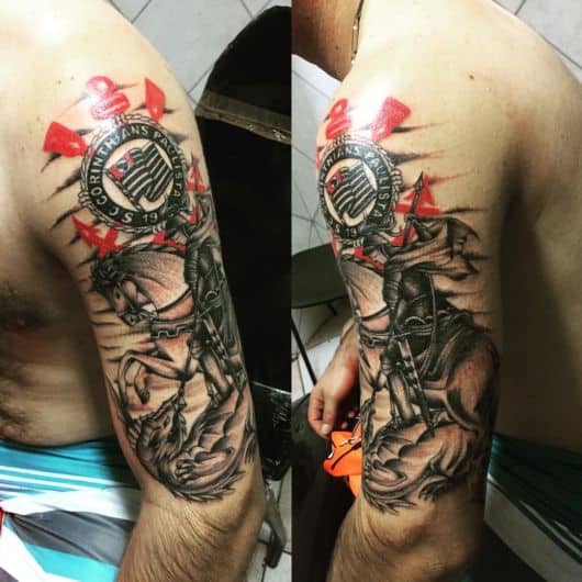 Tatuagem do Corinthians cobrindo todo o braço