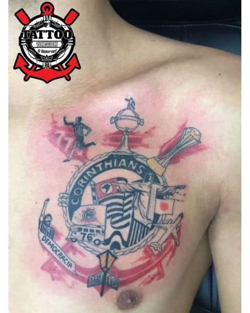 tatuagem do Corinthians no peito