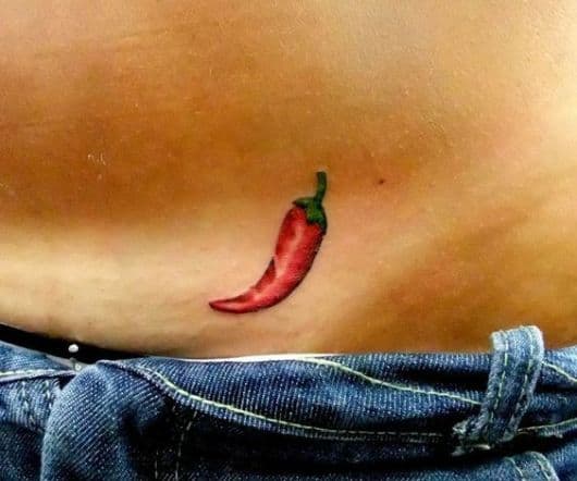 tatuagem feminina pimenta