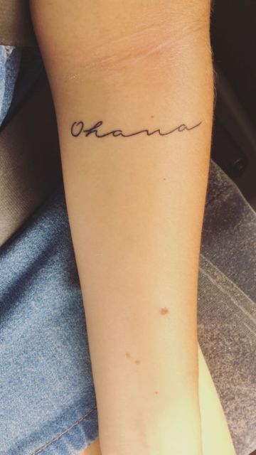 tatuagem escrita braço