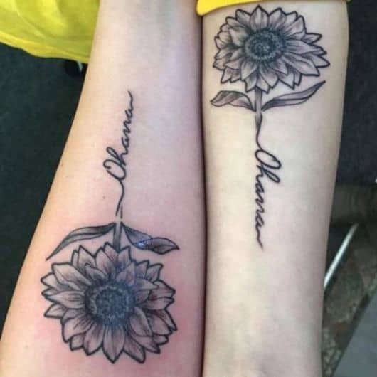 tatuagem de flor compartilhada