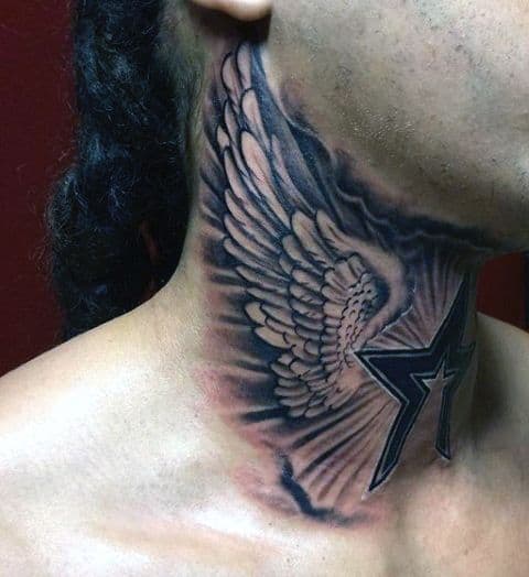 tatuagem no pescoço