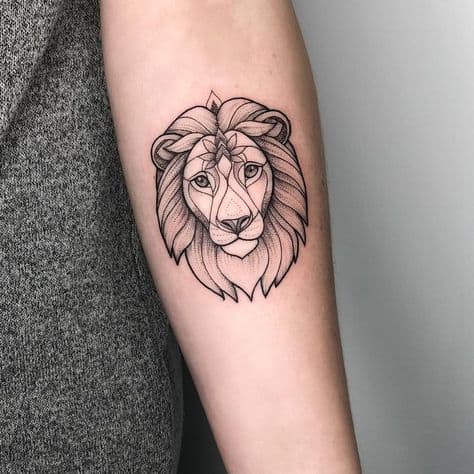tatuagem feminina leão