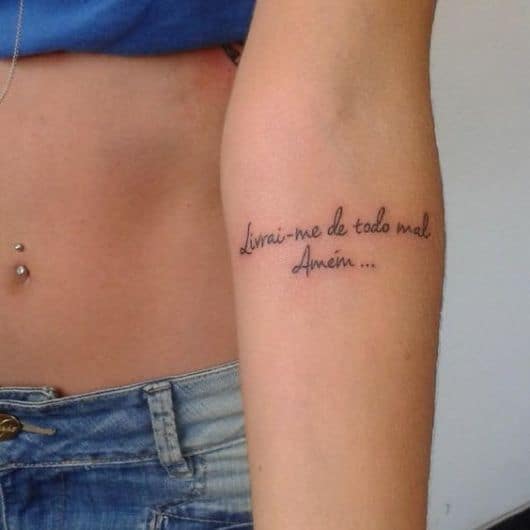 Tattoo nome mão #Inktattoosandro  Tatuagem na mão, Frases para tatuagem  feminina, Tatuagem