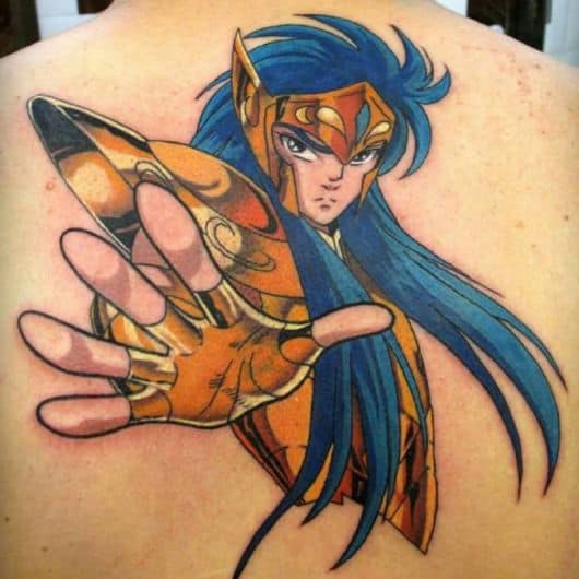 tatuagem de anime dos cavaleiros armadura de ouro