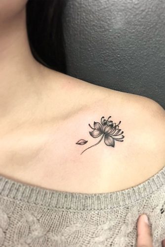 tatuagem pequena flor de lótus
