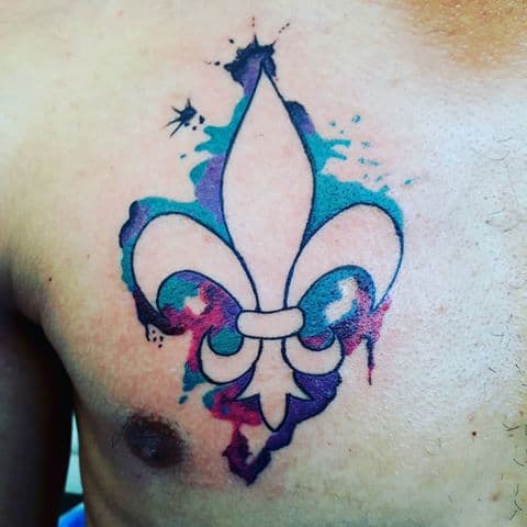 tatuagem aquarela flor de lis