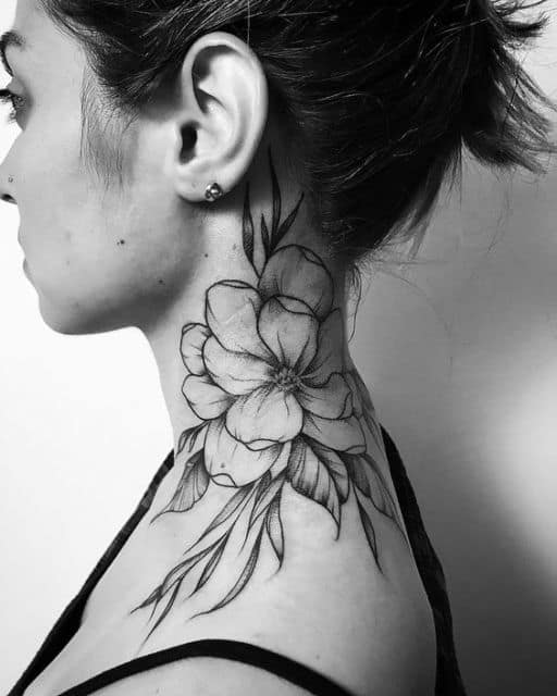 tatuagem grande flor