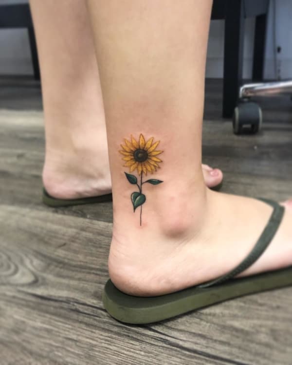 tatuagem no tornozelo