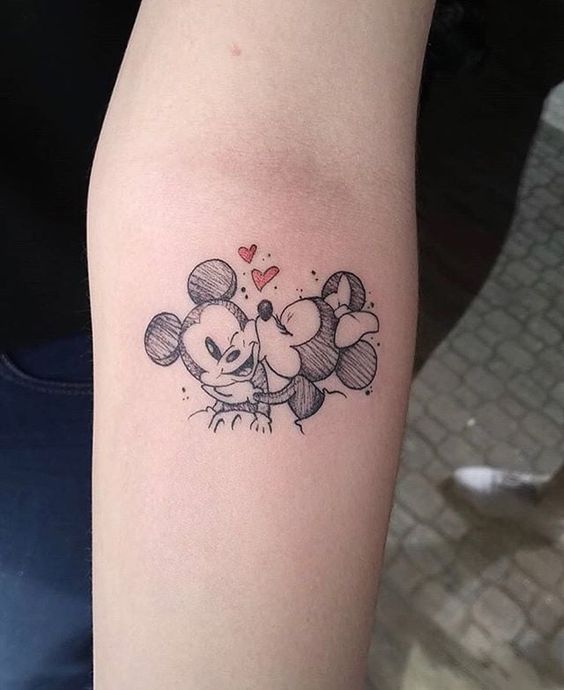 tatuagem feminina no braço