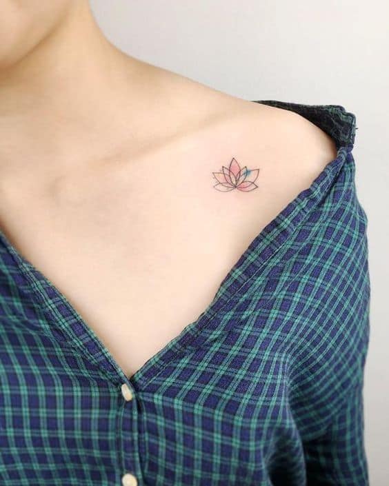 tatuagem aquarela no ombro