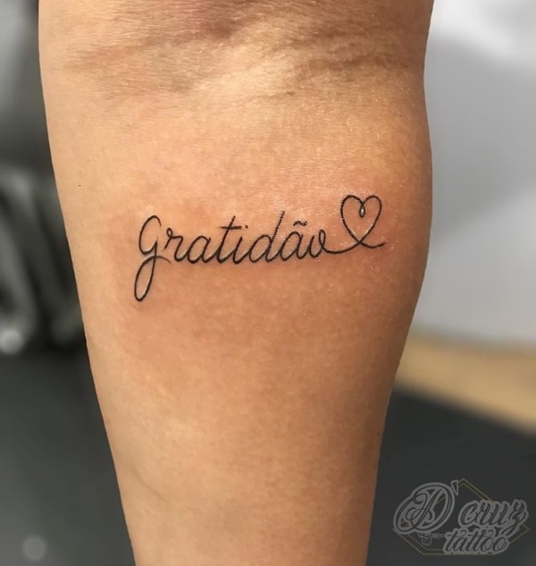 tatoo gratidão com coração