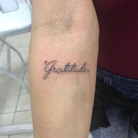 tattoo gratidão em inglês