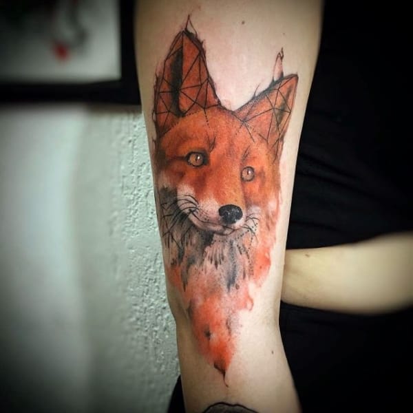 tatuagem de raposa feminina conceitual
