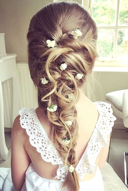 penteado com trança para daminha de casamento