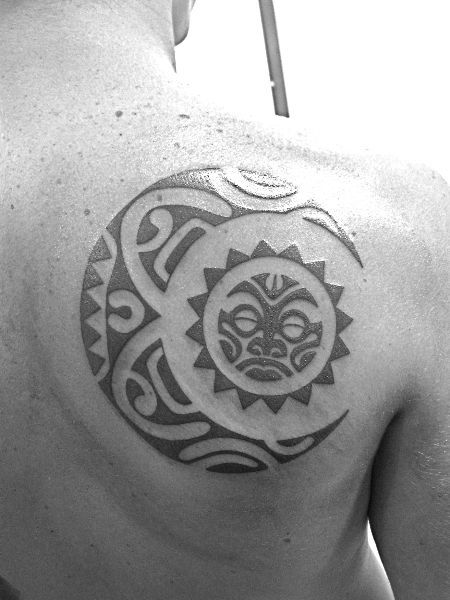 tatuagem masculina no ombro