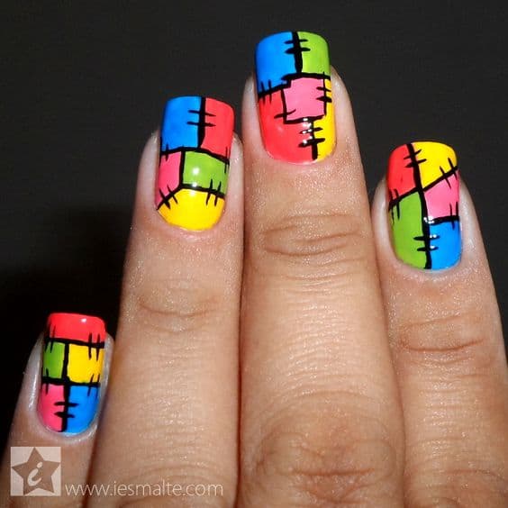 nail art colorida para unhas de carnaval