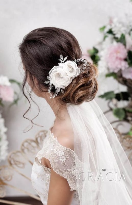 penteado de noiva preso com véu