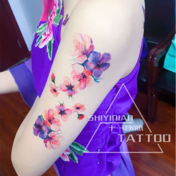 tatuagem feminina aquarela
