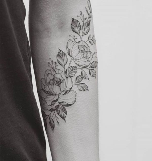 Dica de tattoo de flor no antebraço