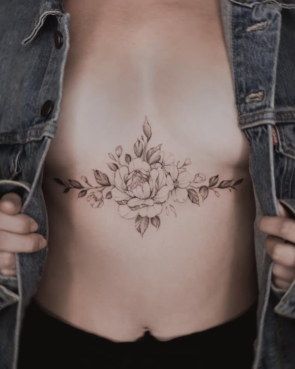 Tattoo underboob floral