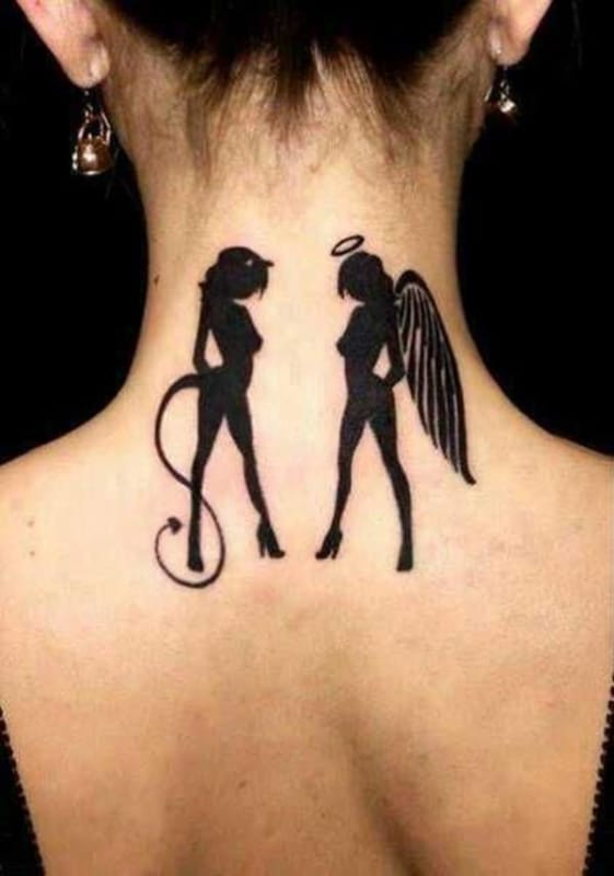 Tatuagem sensual no pescoço