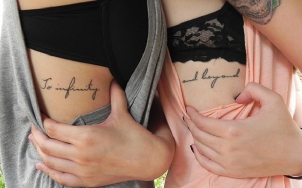 Tatuagens de amigas na costela