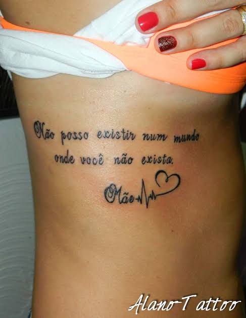 frase tatuagem mãe na costela