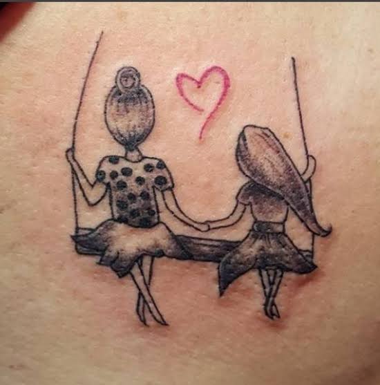 tatuagem mãe nas costas delicada