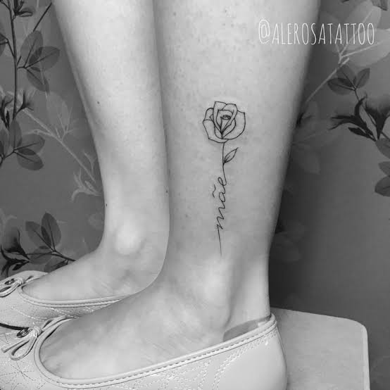 tatuagem para mãe na perna pequena