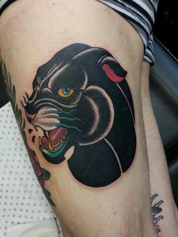 tatuagem pantera negra na perna