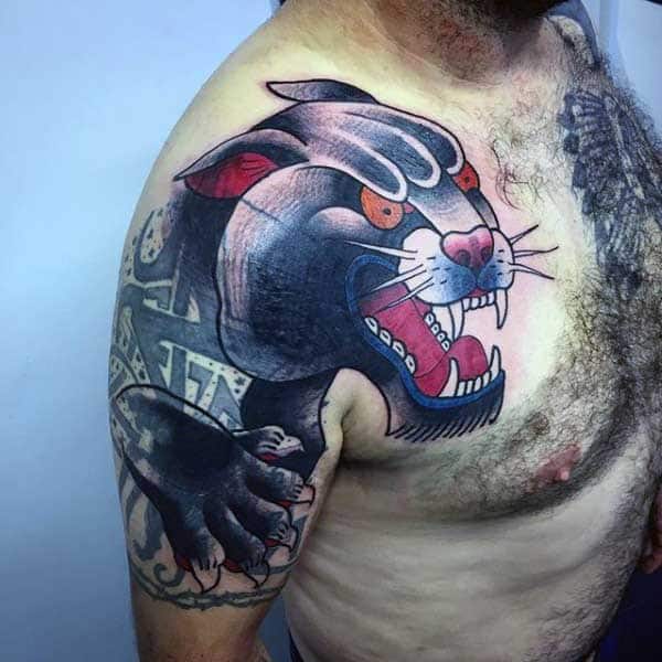 tatuagem pantera negra no ombro