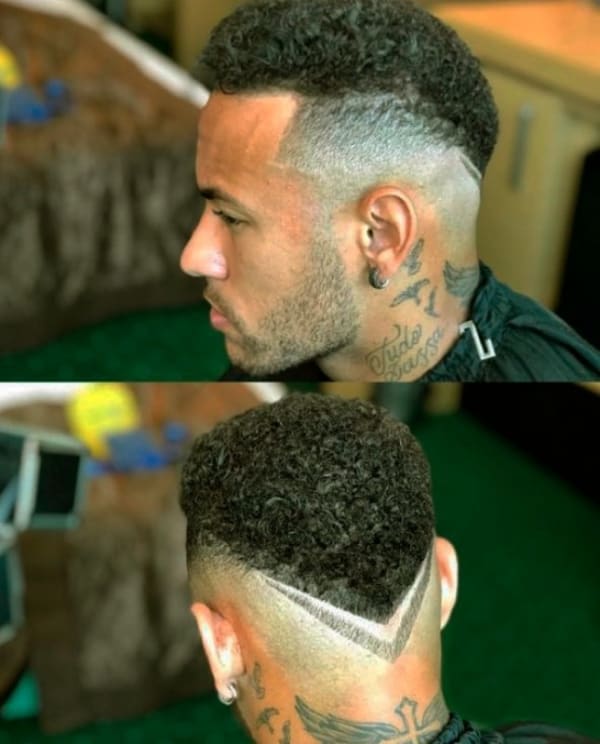 Neymar com corte de cabelo raspado