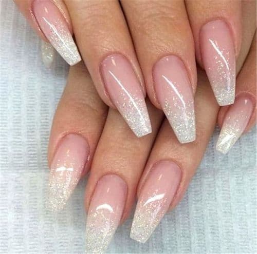 unhas decoradas com glitter e efeito ombré