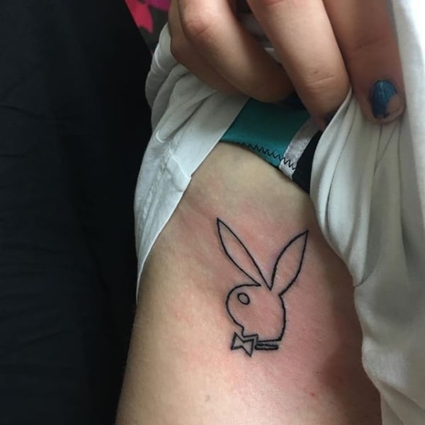 tatuagem de coelhinho da Playboy