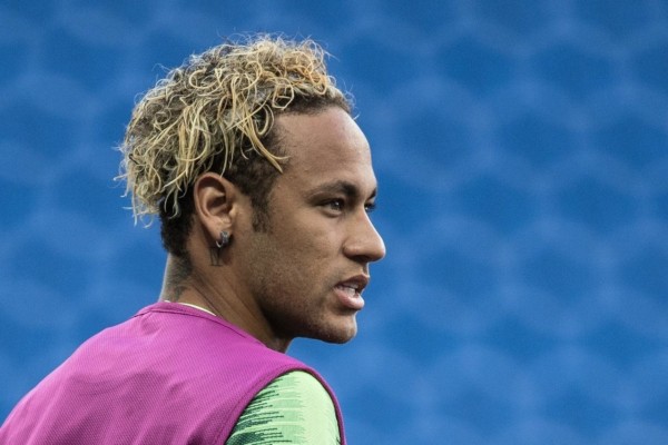 cor do cabelo do Neymar