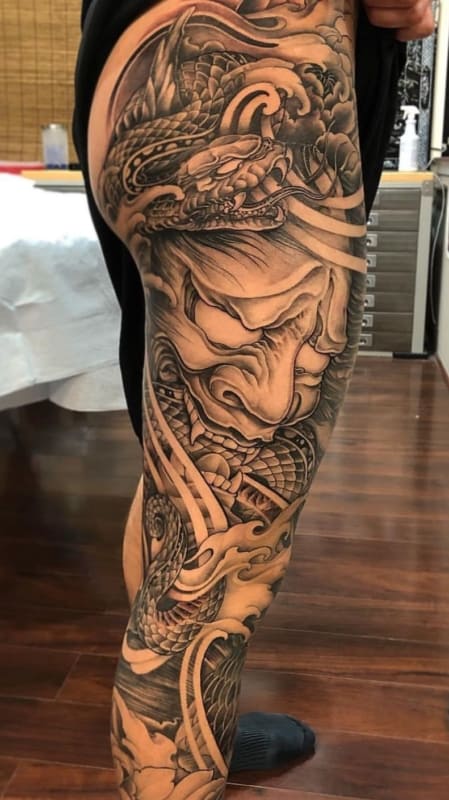 Tatuagem na Perna Fechada dragão