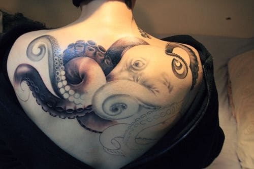 tatuagem de polvo feminina ideias