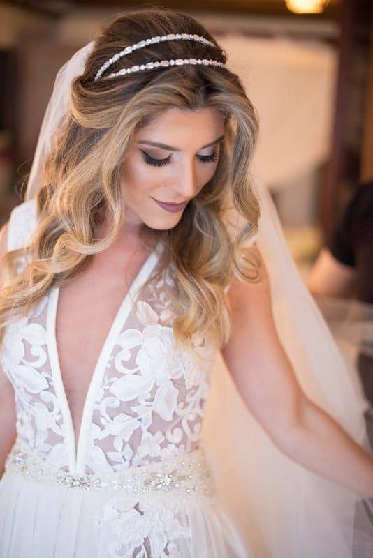 Tiara de noiva – 60 modelos incríveis para usar no casamento!